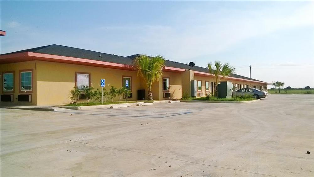 Rodeway Inn Dilley Buitenkant foto